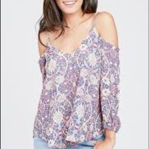 Cold shoulder top, perfect for spring!
